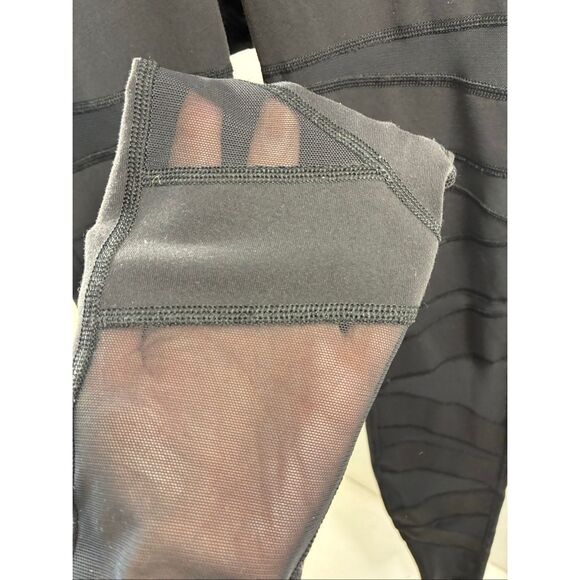 Lululemon High Rise Mesh Cutouts Full Length Leggings in Black Size 4 - Picture 5 of 6